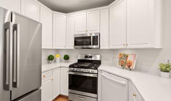 1321 N ADAMS Ct 201, Arlington, VA 22201