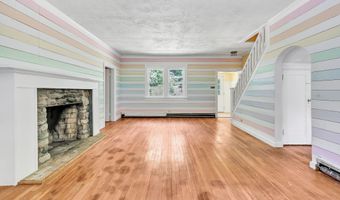 13 Hoyt Rd, Bethel, CT 06801