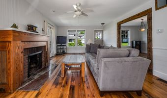 9 First Ave, Branford, CT 06405