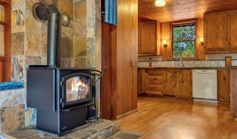 44072 Anderson Ln, Astoria, OR 97103