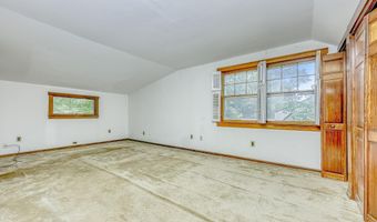3 Woodland Pl, Airmont, NY 10952