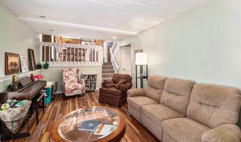 446 Adaway Ave SE, Ada, MI 49301