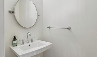 221 Wickford Ct 221, North Kingstown, RI 02852