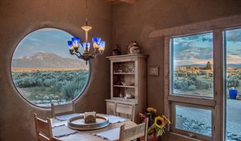 135 Mesa Sea Rd, Arroyo Hondo, NM 87513