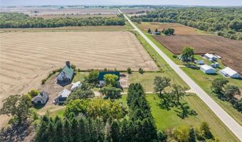 4705 Prairieburg Rd, Anamosa, IA 52205