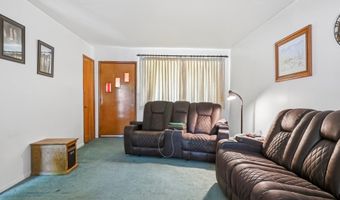 313 S Rinker Ave, Aurora, MO 65605