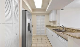 19501 W Country Club Dr 912, Aventura, FL 33180