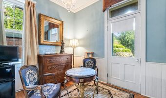 215 N Main St, Alma, WI 54610