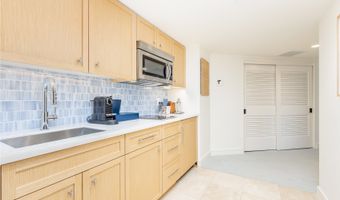 223 Saratoga Rd 1805, Honolulu, HI 96815