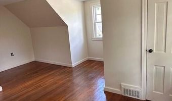 4 Preston Dr, North Kingstown, RI 02852