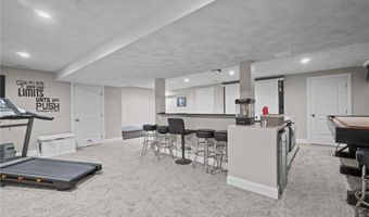 105 Amy Dr, Cranston, RI 02921