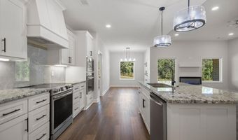 1000 Duke Dr, Bauxite, AR 72011