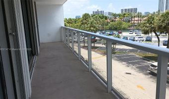 3731 N Country Club Dr 321, Aventura, FL 33180