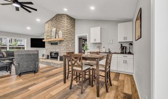 13 Privateer Dr, Afton, OK 74331