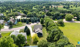 212 N Fairway Dr, Brandon, SD 57005