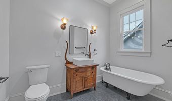 263 NE Oak Hill St, Abingdon, VA 24210