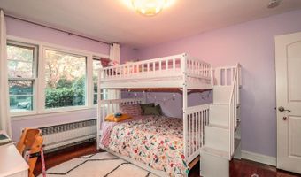82 Kempson Pl, Metuchen, NJ 08840