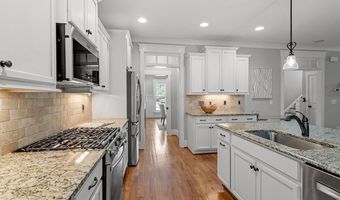 1007 Chalk Maple Dr, Cary, NC 27519