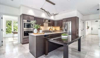 13 Kellogg St, Brookfield, CT 06804