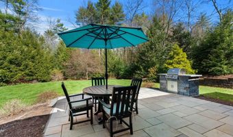 12 Amber Ln, Bedford, NH 03110