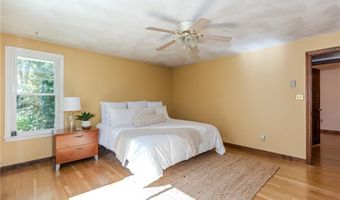 63 Duck Cove Rd, North Kingstown, RI 02852