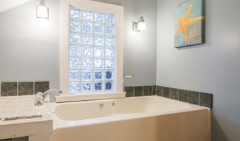 3 Wayman Ln, Bar Harbor, ME 04609