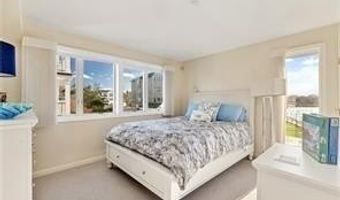 31 Coddinton Wharf 8, Newport, RI 02840