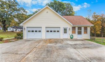 1320 Pratt Rd, Ararat, NC 27007