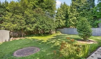 7803 MARBURY Rd, Bethesda, MD 20817