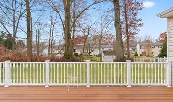 11 Westchester Dr, Albany, NY 12205