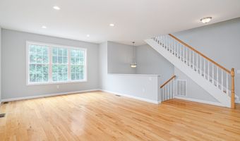 2 Oak Meadows Dr 102, Brookfield, CT 06804