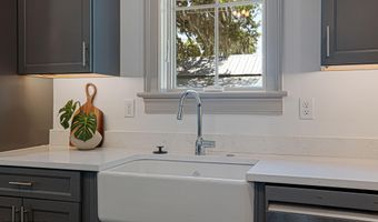 1411 Duke St, Beaufort, SC 29902