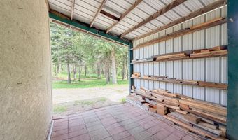 2015 THONI Rd, Addy, WA 99101