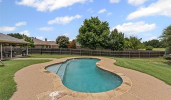 326 Willow Creek Dr, Weatherford, TX 76085