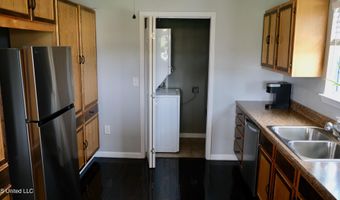 9019 St. Teresa Dr, Bay St. Louis, MS 39520