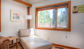 2383 Chamonix Dr, Arnold, CA 95223
