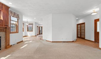 321 E APPLE CREEK Rd, Appleton, WI 54913
