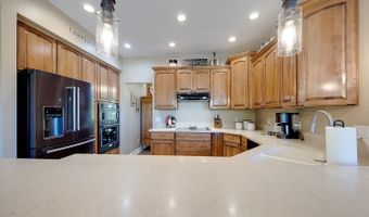 5120 Country Hills Dr, Aurora, IN 47001