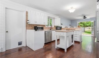 8 Westgate Rd, Cumberland, RI 02864