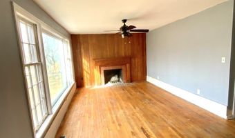304 Plymouth St, Athens, WV 24712