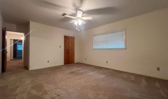912 S Runnels, De Kalb, TX 75559