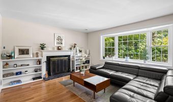 5801 DEVONSHIRE Dr, Bethesda, MD 20816