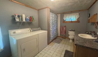 121 Main Rd, Abbot, ME 04406