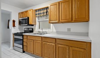 56 Miracle Ln, Albany, NY 12211
