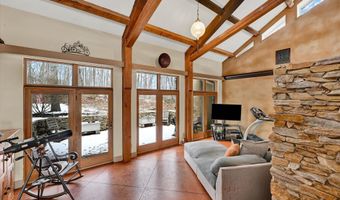 8272 WOODBINE Rd, Airville, PA 17302