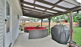 511 W BYRON Ave, Addison, IL 60101