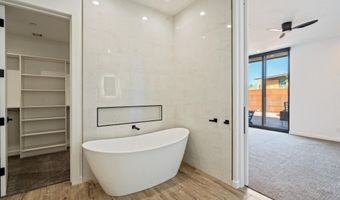 6525 E CAVE CREEK Rd 33, Cave Creek, AZ 85331