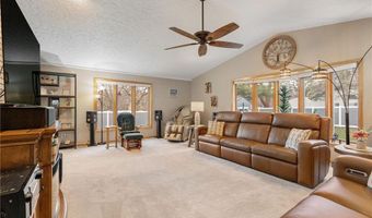 307 21st St NW, Austin, MN 55912