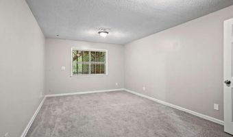 1027 Regency Dr, Acworth, GA 30102