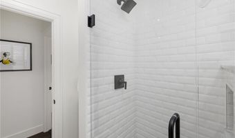 8 Cross St 1, Newport, RI 02840